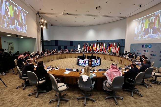 지난 2월 사우디에서 열린 OPEC, IEA, IEF(국제에너지포럼)의 합동 심포지엄 현장.