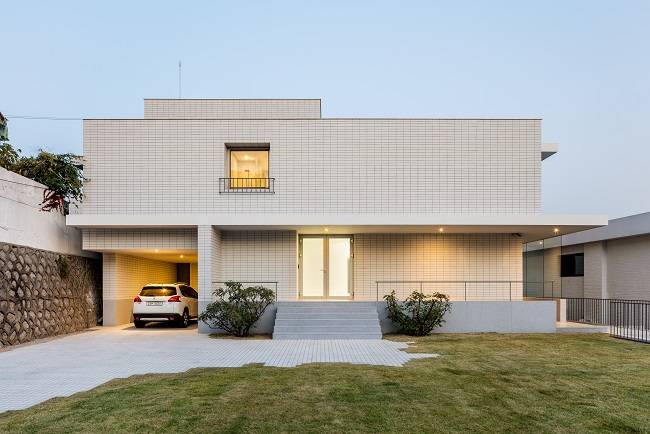 서울 삼청동 피케이엠플러스 입면 / 사진 제공 = 신경섭 작가