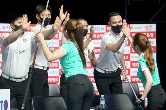 "호화멤버" 평가를 받던 팀리그 신생팀 하나카드가 ‘웰컴저축은행 PBA팀리그 2022-2023’ 1라운드서 단독1위를 차지했다. (사진=PBA 제공)