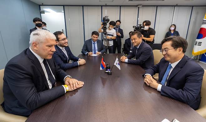 김동연-보리스 타디치 세르비아공화국 전 대통령 면담(사진=경기도 제공) *재판매 및 DB 금지