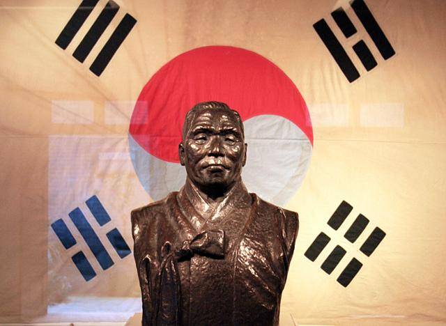 충칭의 대한민국 임시정부 청사에 세워진 백범 김구 흉상. ⓒ최종명