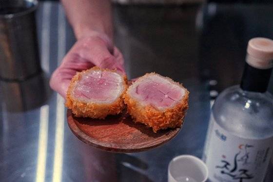 겉은 바싹하고 속은 촉촉한 보배진의 한 입 안심 사진 김성현