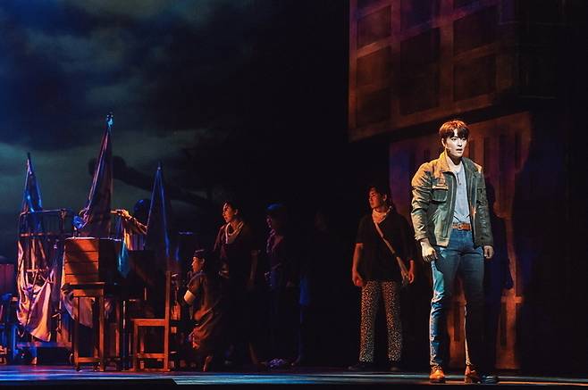 A scene from the musical “Sandglass” (Insight Entertainment)