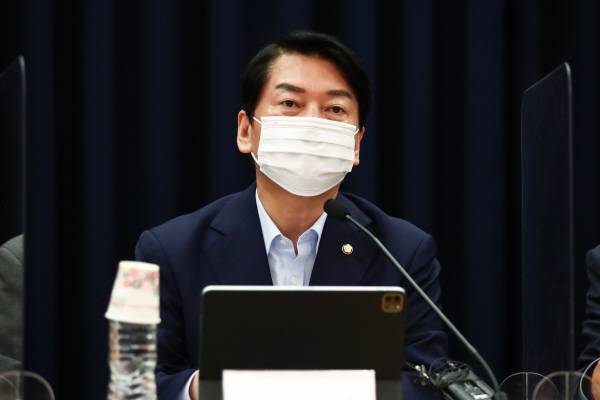 국민의힘 안철수 의원이 9일 오전 서울 여의도 국회에서 열린 위기를 넘어 미래로, 민·당·정 토론회 '청년세대를 위한 연금개혁 방향'에서 발언하고 있다. [김호영 기자]