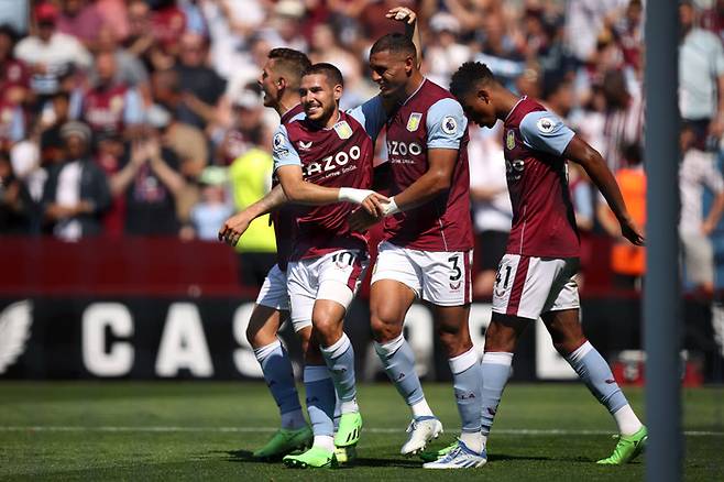 득점 후 기뻐하는 아스톤 빌라 선수들. Getty Images 코리아