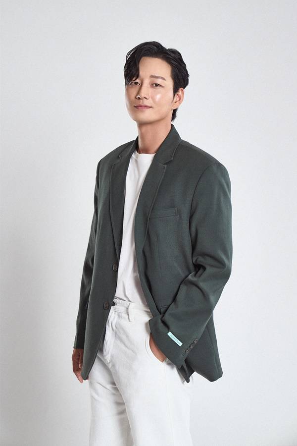 배우 이현욱이 김희선의 깊은 배려심에 감사한 마음을 드러냈다. 제공| 넷플릭스