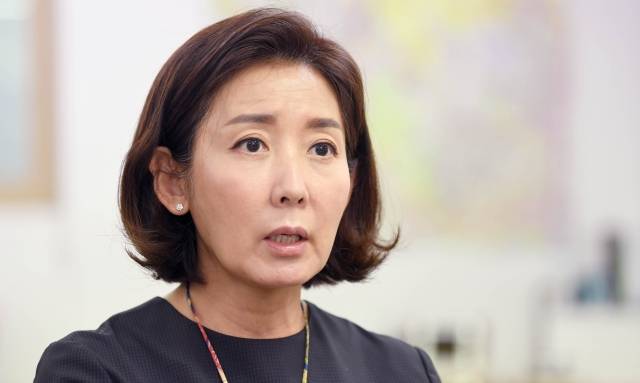 나경원 전 의원이 22일 서울 동작구에 있는 자신의 사무실에서 국민일보와 인터뷰를 하고 있다. 권현구 기자
