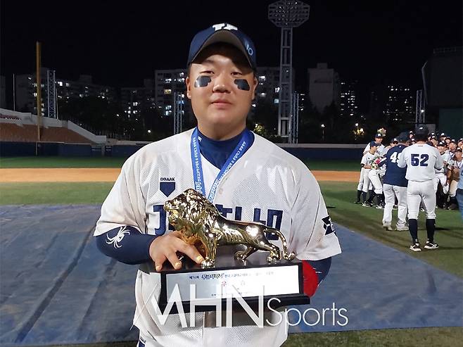 올해 청소년대표에 선발된 포수 중 김동헌은 수비적인 측면에서, 김범석은 공격적인 측면에서 좋은 평가를 받고 있다. 사진ⓒ김현희 기자