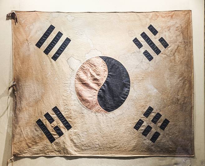 봉오동전투 태극기. 김경록 기자