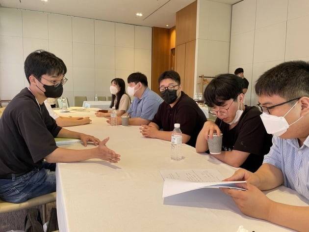 3일 김태림 씨가 꿈키움아카데미 멘토링 행사에서 후배들의 질문에 답하고 있다.(사진=CJ문화재단)