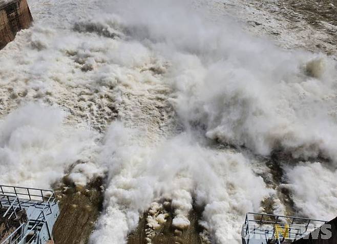 춘천댐 방류(자료사진)