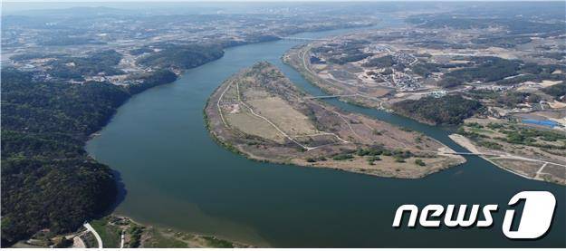 경기관광공사는 ‘2022년 경기도 연계 협력형 관광정책 지원사업’을 공모한 결과, 여주 강천섬 명소화사업 등 4개 시‧군의 4개 정책과제를 최종 지원대상에 선정했다고 16일 밝혔다.(경기도 제공)