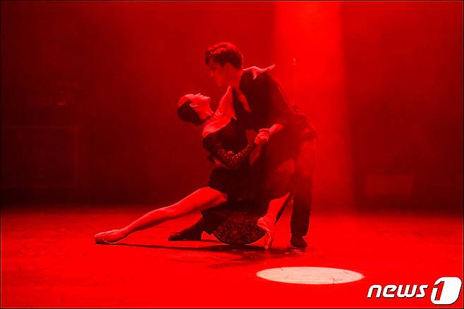 '김주원의 탱고발레 3 Minutes: Su tiempo 그녀의 시간' 공연 모습. (세종문화회관 제공)