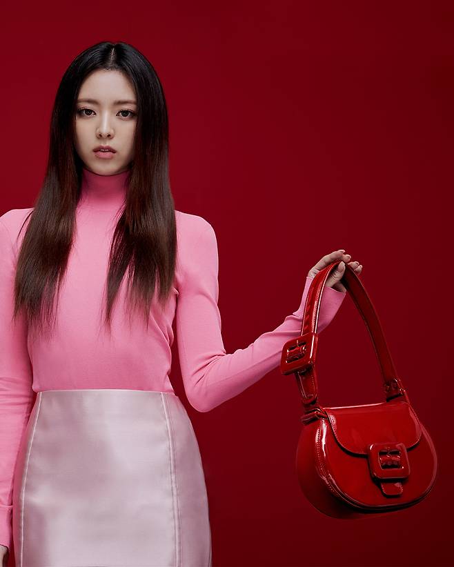 사진 : 찰스앤키스(CHARLES & KEITH), 2022 가을 캠페인 WITH 브랜드 앰버서더 ITZY(있지)