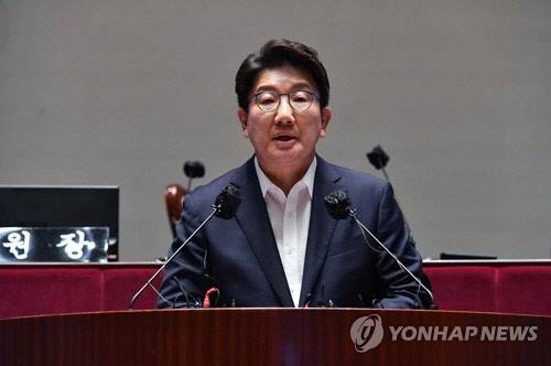 권성동 국민의힘 원내대표가 16일 서울 여의도 국회에서 열린 의원총회에서 발언하고 있다.  [국회사진기자단]