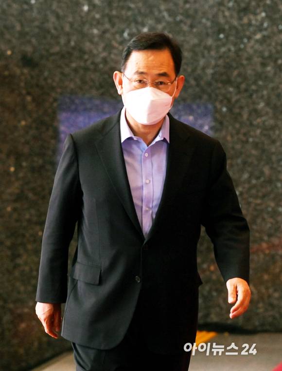 주호영 국민의힘 비상대책위원장이 16일 오전 서울 여의도 국회로 출근하고 있다. [사진=김성진 기자]