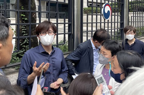 일제강점기 강제징용 피해자의 법률 대리인인 임재성 변호사는 지난 3일 외교부의 의견서 제출에 항의하며 민관협의회에 불참하겠다는 입장을 밝혔다. [뉴스1]