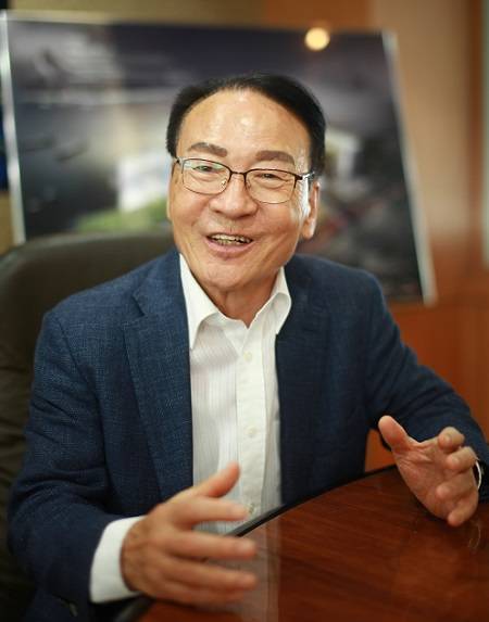 박극제 대표이사는 “모든 국민이 신선하고 영양가 높은 고등어를 통해 건강을 증진하고 지역경제 발전에도 도움이 될 수 있도록 어시장의 현대화사업을 성공적으로 이끌 것”이라고 포부를 밝혔다.
