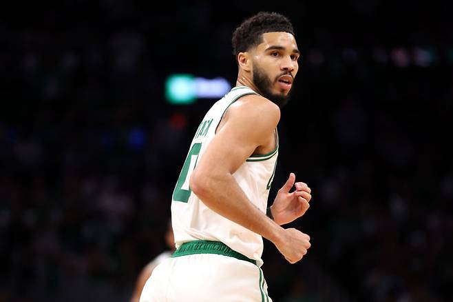 제이슨 테이텀은 다가오는 시즌을 풀충전한 상태로 상태로 나선다.