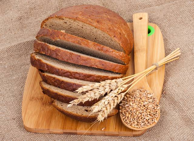 내장지방을 줄이려면 정제 곡물 대신 통곡물, 탄수화물 대신 단백질을 자주 섭취하고 채소 섭취량을 늘려야 한다./사진=클립아트코리아