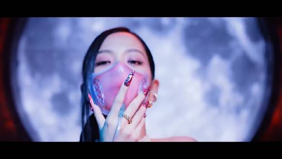 블랙핑크(BLACKPINK)의 정규 2집 선공개곡 'Pink Venom' 뮤직비디오 티저가 공개돼 관심을 모으고 있다. [사진=블랙핑크 'Pink Venom' MV 티저 영상 캡쳐]