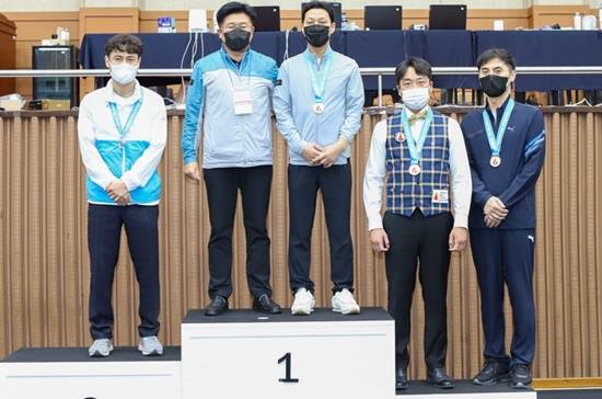 ‘제68회 경기도체육대회’포켓10볼 남자 1부 입상자. (왼쪽부터)준우승 함원식(시흥시), 우승 박성우(김포시), 공동3위 양용준(성남시) 고명준(화성시). (사진=경기도당구연맹)