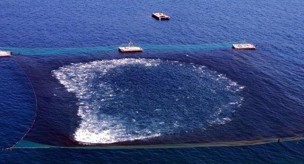 [거제=뉴시스] 신정철 기자= 경남 거제시의 ‘거제 숭어들망어업’이 17일, 해양수산부로부터 제12호 국가 중요어업유산으로 지정돼 앞으로 7억원의 사업비를 지원받게 된다.사진은 숭어들망어업 모습.(사진=거제시 제공).2022.08.17. photo@newsis.com *재판매 및 DB 금지