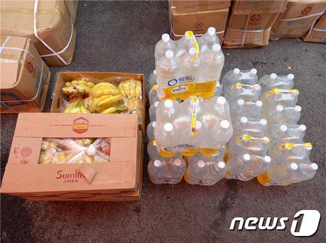 (원주=뉴스1) 신관호 기자 = 강원 원주지역 시민단체 등이 최근 부론면 노림리 섬강 주변에서 실종된 노부부를 찾는 긴급구조통제단을 위해 후원에 나서고 있다. (원주시 제공) 2022.8.18/뉴스1