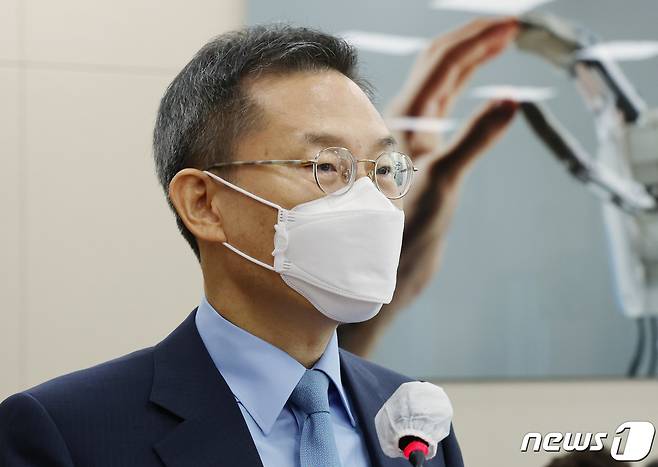 이종호 과학기술정보통신부 장관이 지난달 29일 오전 국회에서 열린 과학기술정보방송통신위원회 전체회의에서 업무보고를 하고 있다. (공동취재) 2022.7.29/뉴스1 ⓒ News1 허경 기자
