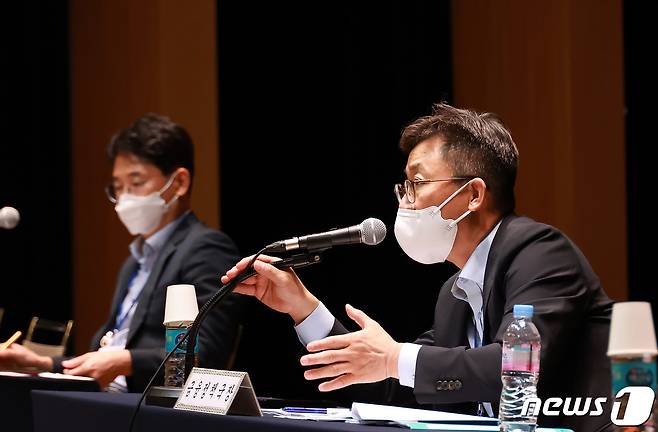 권대영 금융위원회 금융정책국장이 18일 오후 서울 중구 대한상공회의소에서 열린 '새출발기금 관련 금융권 설명회'에서 발언하고 있다. (금융위원회 제공) 2022.8.18/뉴스1