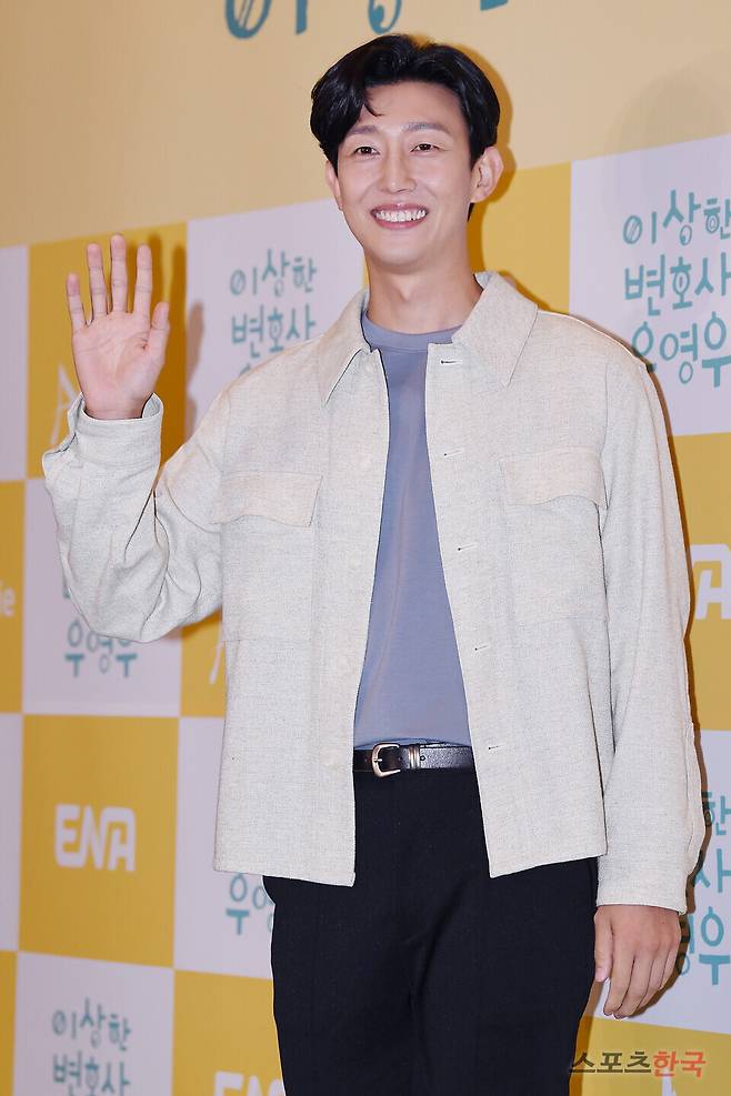 ENA 수목드라마 '이상한 변호사 우영우' 마지막회 단체 관람 행사에 참석한 강기영. ⓒ이혜영 기자 lhy@hankooki.com