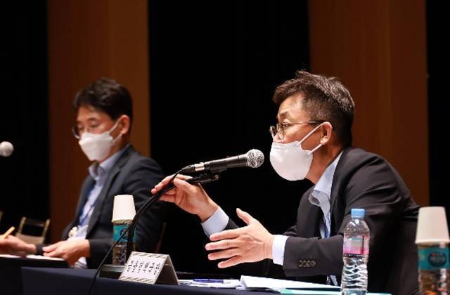 권대영 금융위원회 금융정책국장이 18일 오후 서울 중구 대한상공회의소에서 새출발기금 관련 금융권 의견수렴 및 소통을 위한 설명회를 하고 있다. /금융위원회 제공