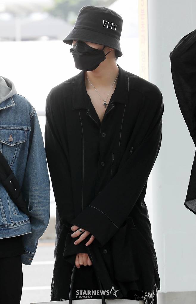 에이티즈 민기 '올블랙 공항패션'[★포토]