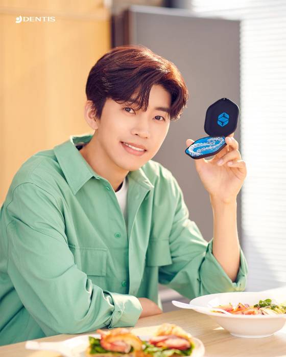 임영웅/사진=덴티스 임플란트 공식 인스타그램