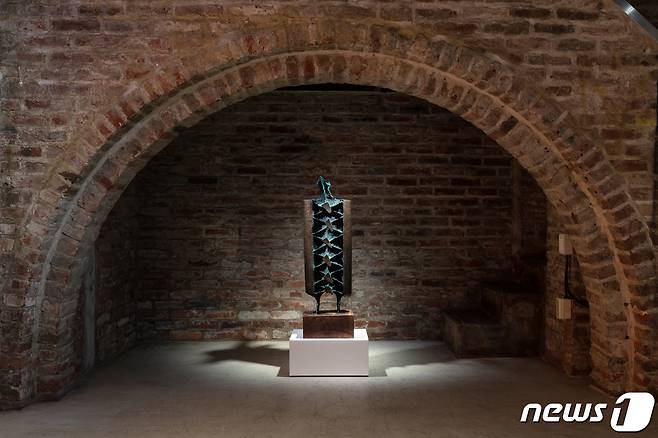 엄태정 작 '대지의 낯선 자(The Stranger on Earth)', 1969(아라리오뮤지엄 인 스페이스 제공). ⓒ 뉴스1