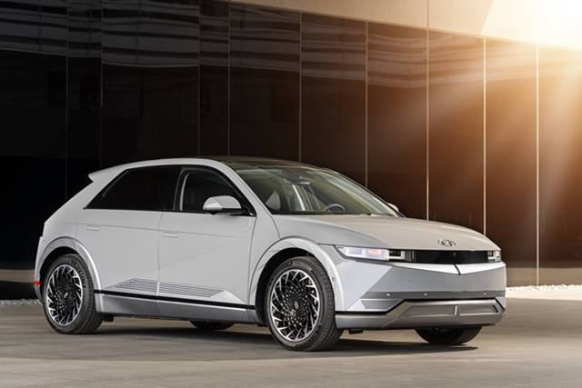 현대자동차의 전기차 '아이오닉5'가 미국 전문지 카앤드라이버(Car and Driver)의 평가를 받고 '2022 올해의 전기차'에 선정됐다. /현대자동차 제공