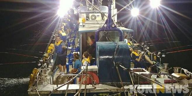 목포시는 평화광장 앞바다 갈치낚시 행사를 오는 20일부터 12월 10일까지 운영한다.[사진=목포시]