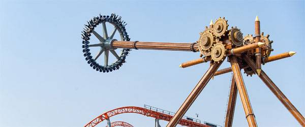 부산 기장 오시리아관광단지에 문을 연 테마파크 `롯데월드 어드벤처 부산`의 대표 어트랙션인 `자이언트 스윙`. [사진 제공 = 롯데월드]