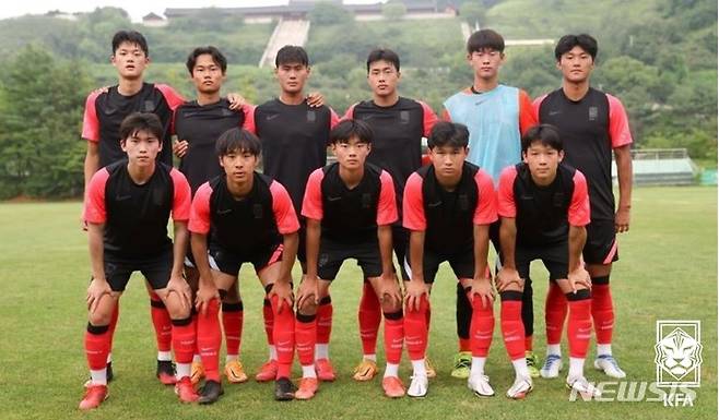 [서울=뉴시스]남자축구 U-16, 키르기스스탄과 원정 평가전 (사진 = 대한축구협회 제공)