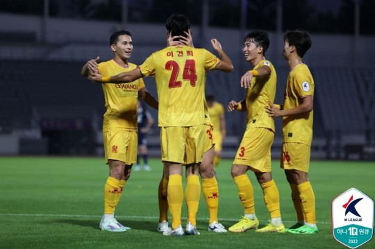 4-0 대승을 거두며 10경기 연속 무패 행진을 이어간 광주FC
[한국프로축구연맹 제공]
