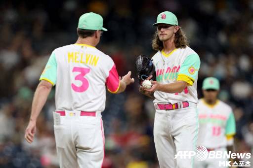 헤이더는 9회 등판, 아웃 한 개도 잡지 못하고 3실점했다. 사진(美 샌디에이고)=ⓒAFPBBNews = News1