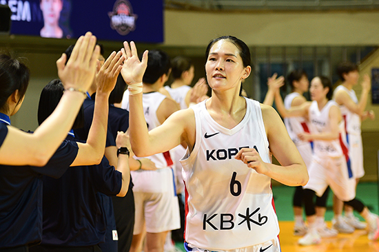 한국 여자농구 대표팀 최이샘이 20일 청주 라트비아전에서 결장한다. 발바닥 통증이 문제다. 사진=대한민국농구협회 제공