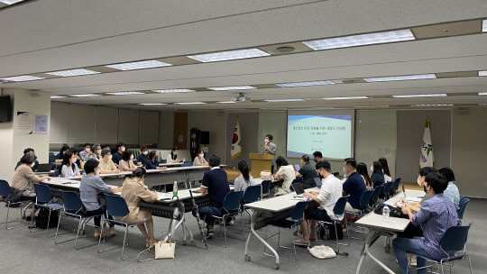 개인정보보호위원회가 지난 19일 오후 서울 송파구 한국인터넷진흥원에서 개인정보 보호 강화를 위한 주문·배달 분야 플랫폼 사업자 대상 간담회를 개최하고 있다. 개인정보위 제공