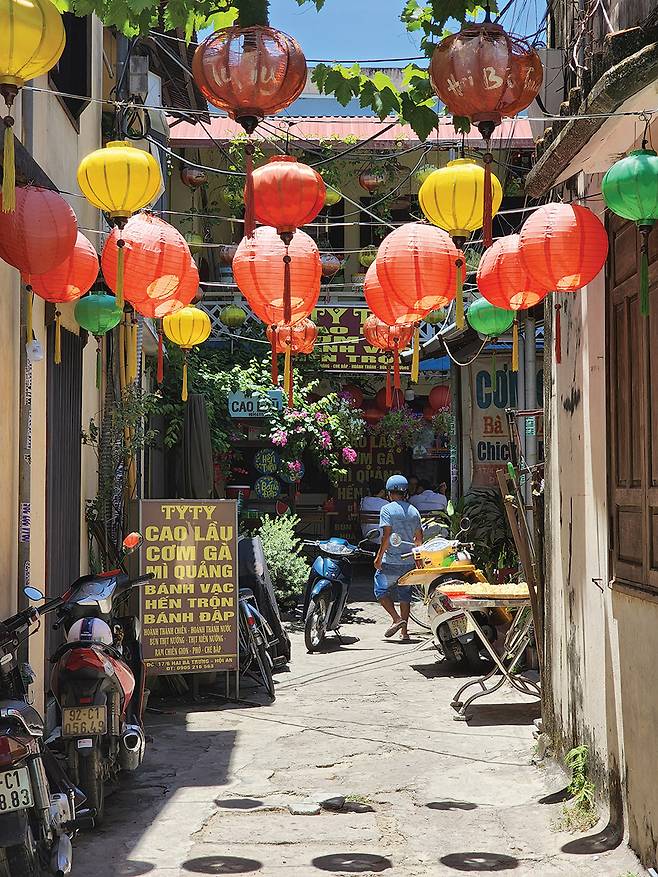 국제선이 오가는 다낭 공항에서 자동차로 45분 떨어진 호이안은 엔데믹 이후 한국 관광객의 방문이 늘고 있다.
