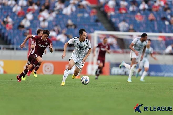 전북 현대 돌격대장 문선민(가운데). 사진 프로축구연맹