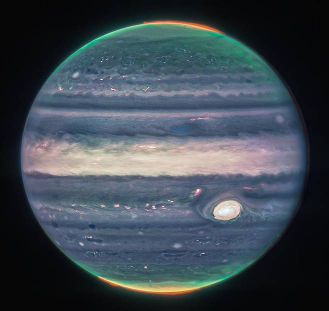 웹 망원경에 포착된 목성 남·북극의 오로라 [NASA, ESA, CSA, Jupiter ERS Team; image processing by Judy Schmidt/ 재판매 및 DB 금지] photo@yna.co.kr