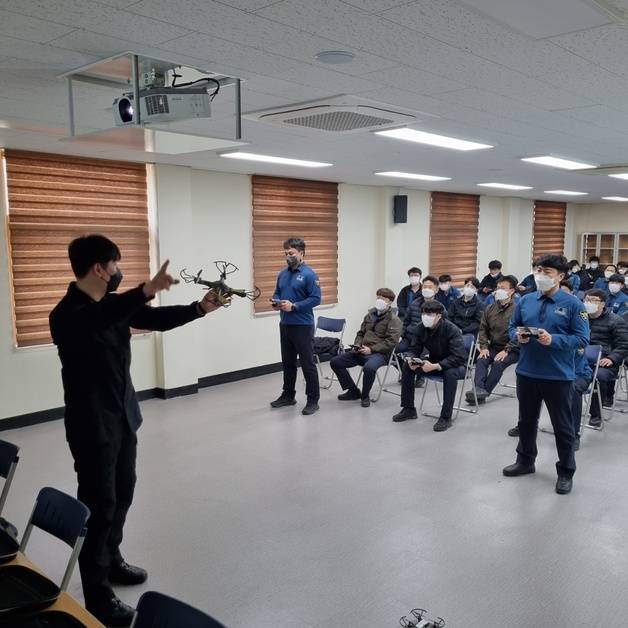 경남경찰청 제1기동대는 지난 4월 5일 기동대교육장에서 드론·항공 교육을 실시했다. (경남경찰청 제공) /사진=뉴스1