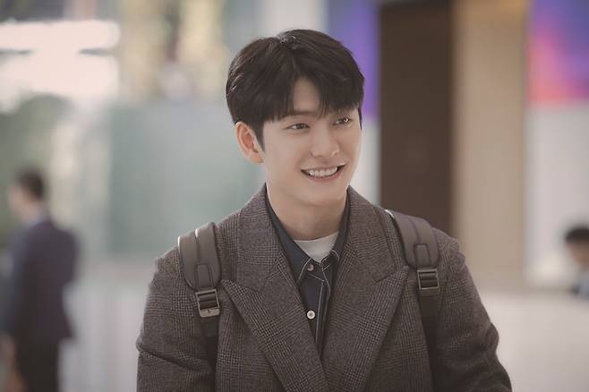 ENA 드라마 ‘이상한 변호사 우영우’에서 이준호 역을 연기한 배우 강태오. 출연장면 사진 에이스토리