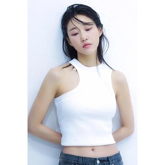 On the afternoon of the 25th, Yoon-kyeong Ha posted two photos of himself without any writing on his instagram.In the open photo, Yoon-kyeong Ha attracted attention with its wet hair and white sleeveless atmosphere.Yoon-kyeong Ha boasts a doll-like beauty, and his abs are also revealed with crop tea, which has impressed fans.Actor Kang Ki-young, who saw a picture of Yoon-kyeong Ha, gave a decisive comment saying Girls and stimulated fans laughter.Fans were also enthusiastic with responses such as It is so beautiful, This is the sunshine of spring day, My sister is so beautiful but open, All the atmosphere is beautiful Actors best!On the other hand, Actor Yoon-kyeong Ha appeared in the end ENA drama Weird Lawyer Woo Young Woo as Choi Soo-yeon, and Kang Ki-young also appeared as Chung Myung Suk and got the nickname Sub Dad.Photo = Yoon-kyeong Ha Instagram