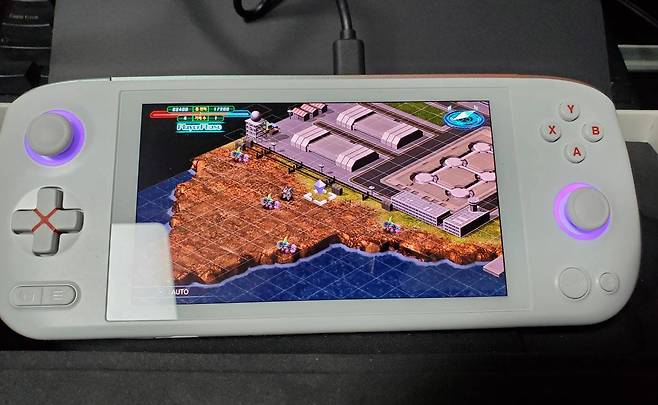 전용 휴대용 게임기로 손색이 없다